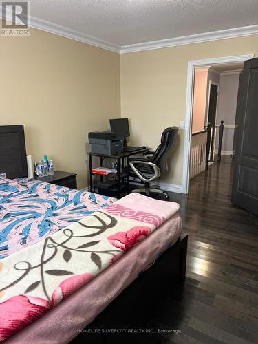 10 Eastview Gate, Brampton, ON - Indoor Photo Showing Bedroom