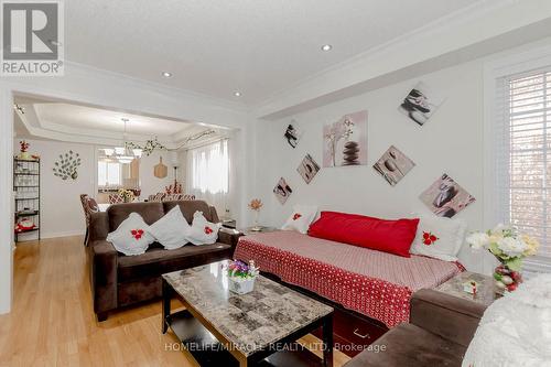 5 Forsyth Crescent, Halton Hills, ON - Indoor Photo Showing Living Room