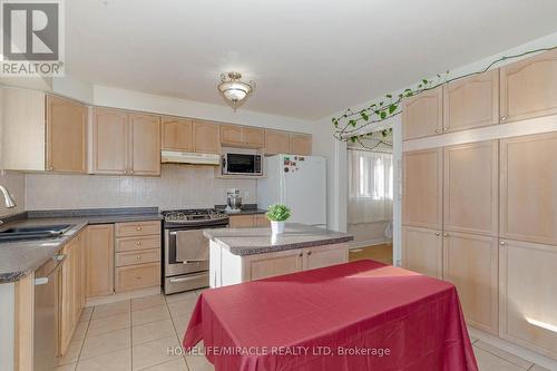 5 Forsyth Crescent, Halton Hills, ON - Indoor Photo Showing Kitchen With Double Sink