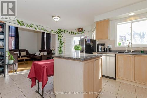 5 Forsyth Crescent, Halton Hills, ON - Indoor Photo Showing Kitchen