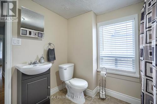 11 Bloem Avenue, Toronto, ON - Indoor Photo Showing Bathroom