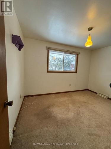 94 Pinehurst Drive, Welland (767 - N. Welland), ON - Indoor Photo Showing Other Room