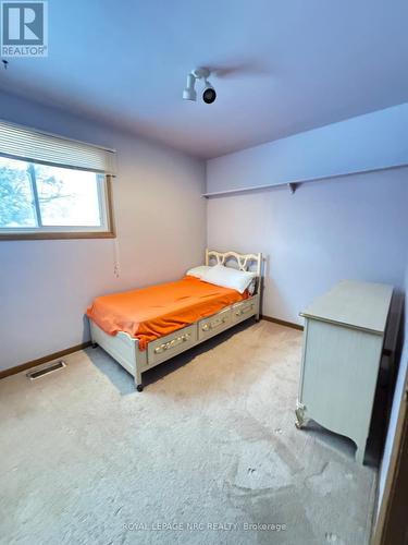 94 Pinehurst Drive, Welland (767 - N. Welland), ON - Indoor Photo Showing Bedroom