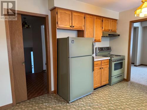 94 Pinehurst Drive, Welland (767 - N. Welland), ON - Indoor Photo Showing Kitchen