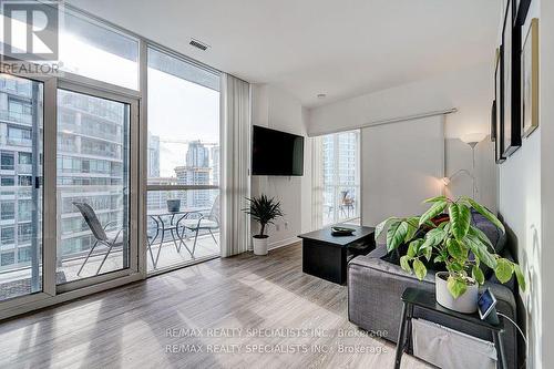 2305 - 352 Front Street, Toronto, ON - Indoor Photo Showing Living Room