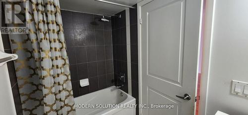 2310 - 5793 Yonge Street, Toronto, ON - Indoor Photo Showing Bathroom