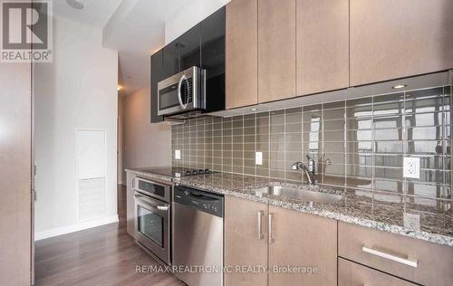 1907 - 89 Dunfield Avenue, Toronto, ON - Indoor Photo Showing Kitchen With Upgraded Kitchen