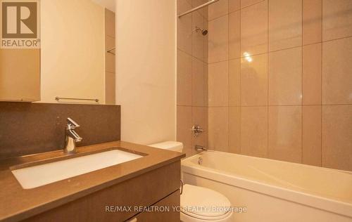 1907 - 89 Dunfield Avenue, Toronto, ON - Indoor Photo Showing Bathroom