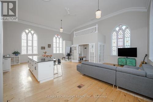 3318 Dundas Street, Burlington, ON - Indoor Photo Showing Living Room