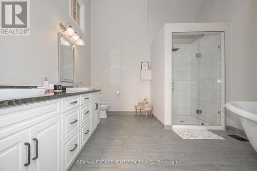 3318 Dundas Street, Burlington, ON - Indoor Photo Showing Bathroom