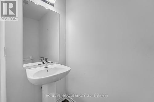 130 - 461 Blackburn Drive, Brantford, ON - Indoor Photo Showing Bathroom