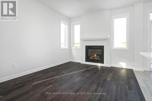 393 Establish Avenue, Ottawa, ON - Indoor Photo Showing Living Room With Fireplace