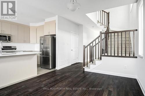 393 Establish Avenue, Ottawa, ON - Indoor Photo Showing Kitchen