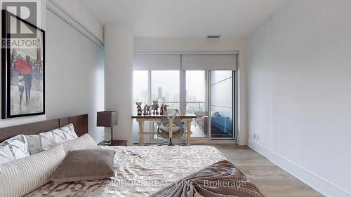 1816 - 1 Gloucester Street, Toronto, ON - Indoor Photo Showing Bedroom