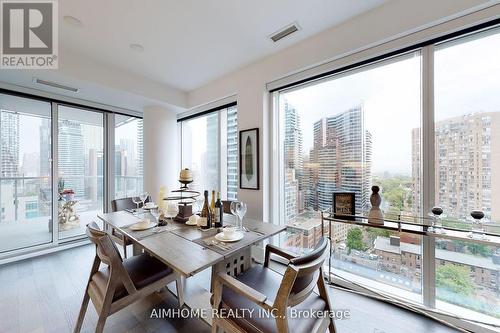 1815 - 1 Gloucester Street, Toronto, ON - Indoor Photo Showing Dining Room