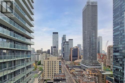 1815 - 1 Gloucester Street, Toronto, ON - Outdoor With Facade