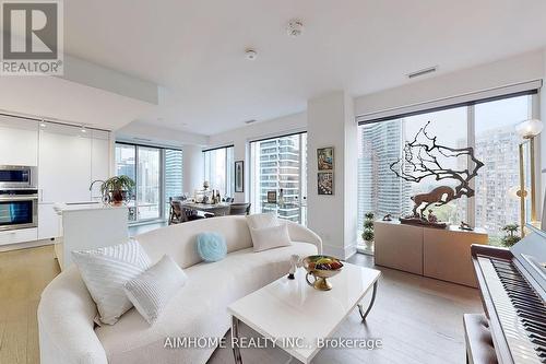 1815 - 1 Gloucester Street, Toronto, ON - Indoor Photo Showing Living Room