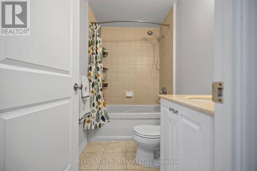 515 - 9225 Jane Street, Vaughan, ON - Indoor Photo Showing Bathroom