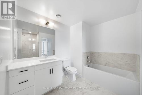 705 - 1035 Southdown Road, Mississauga, ON - Indoor Photo Showing Bathroom