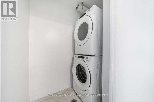 705 - 1035 Southdown Road, Mississauga, ON - Indoor Photo Showing Laundry Room