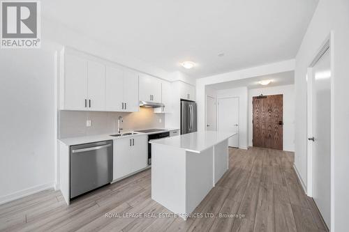 705 - 1035 Southdown Road, Mississauga, ON - Indoor Photo Showing Kitchen