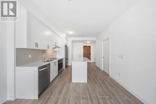 705 - 1035 Southdown Road, Mississauga, ON - Indoor Photo Showing Kitchen