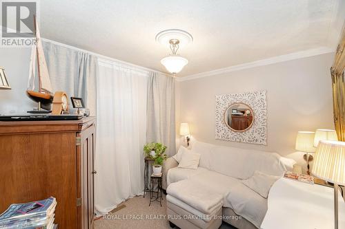 1059 Westmount Avenue, Mississauga, ON - Indoor Photo Showing Bedroom