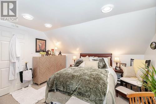 1059 Westmount Avenue, Mississauga, ON - Indoor Photo Showing Bedroom