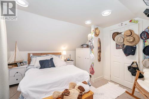 1059 Westmount Avenue, Mississauga, ON - Indoor Photo Showing Bedroom