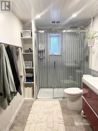 879 Carpin Beach Rd, Sault Ste. Marie, ON - Indoor Photo Showing Bathroom