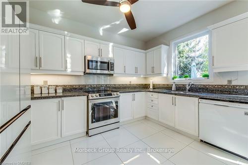 1436 Gulledge Trail, Oakville (1022 - Wt West Oak Trails), ON - Indoor Photo Showing Kitchen