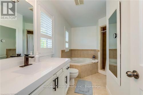 1436 Gulledge Trail, Oakville (1022 - Wt West Oak Trails), ON - Indoor Photo Showing Bathroom