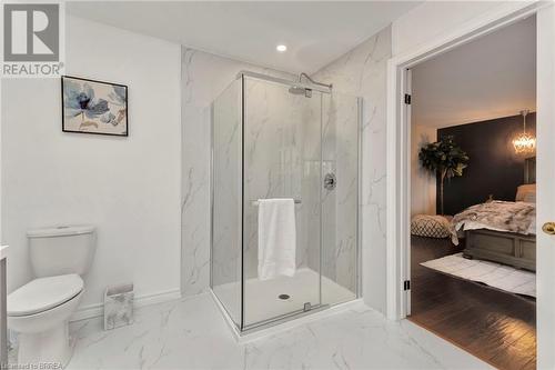 14 Federal Street, Stoney Creek, ON - Indoor Photo Showing Bathroom