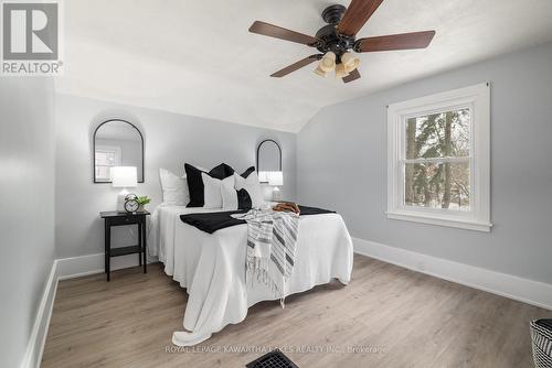 18 Bond Street W, Kawartha Lakes (Lindsay), ON - Indoor Photo Showing Bedroom