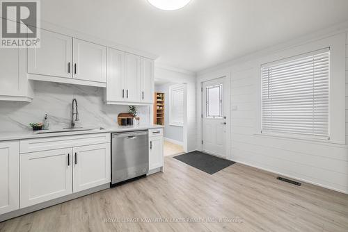 18 Bond Street W, Kawartha Lakes (Lindsay), ON - Indoor Photo Showing Kitchen