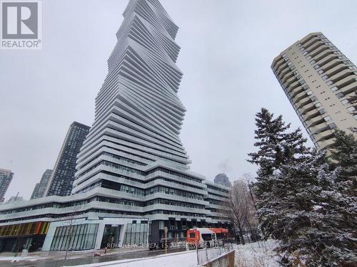 3305 - 3883 Quartz Road, Mississauga, ON - Outdoor With Balcony