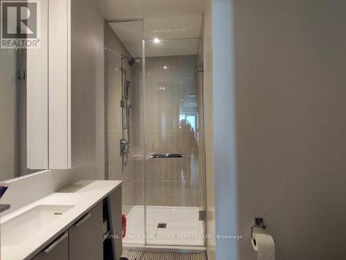 3305 - 3883 Quartz Road, Mississauga, ON - Indoor Photo Showing Bathroom