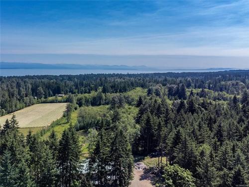 8598 Island Hwy North, Black Creek, BC 