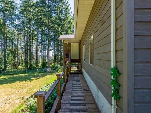 8598 Island Hwy North, Black Creek, BC 