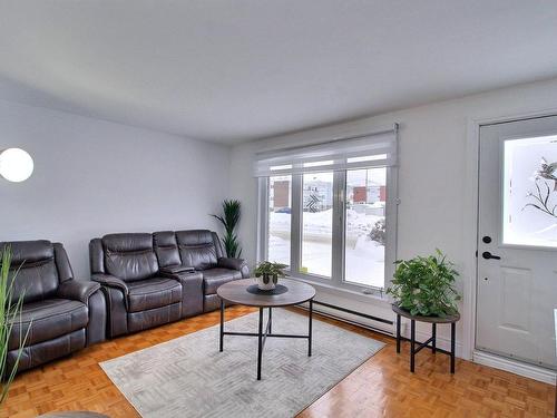 Salon - 141 Rue Dupuis, Val-D'Or, QC - Indoor Photo Showing Living Room