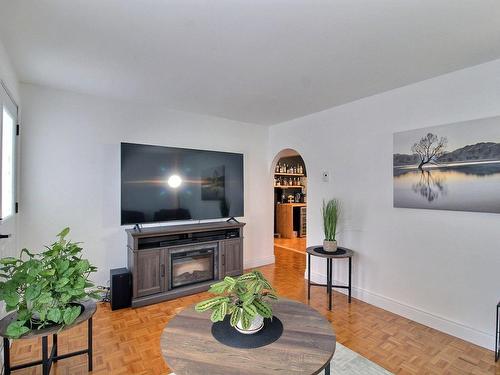 Vue d'ensemble - 141 Rue Dupuis, Val-D'Or, QC - Indoor Photo Showing Living Room