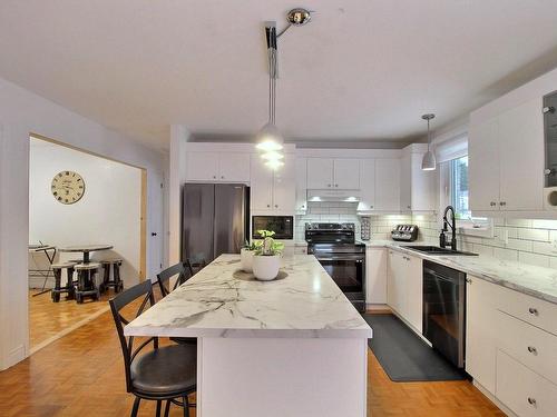 Vue d'ensemble - 141 Rue Dupuis, Val-D'Or, QC - Indoor Photo Showing Kitchen With Upgraded Kitchen