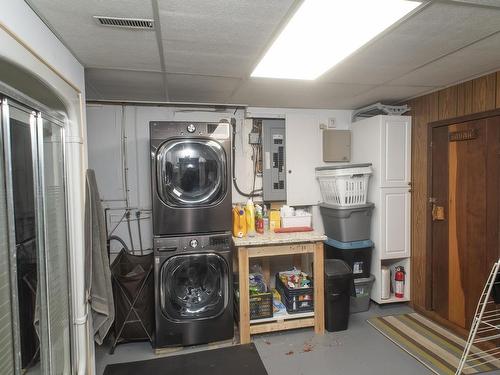 217 Mountdale Avenue, Thunder Bay, ON - Indoor Photo Showing Laundry Room