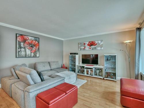 Salon - 226 Crois. Chaumont, Boisbriand, QC - Indoor Photo Showing Living Room