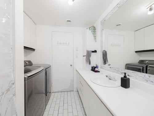 Bathroom - 2118  - 2120 Av. Industrielle, Québec (La Haute-Saint-Charles), QC - Indoor Photo Showing Laundry Room