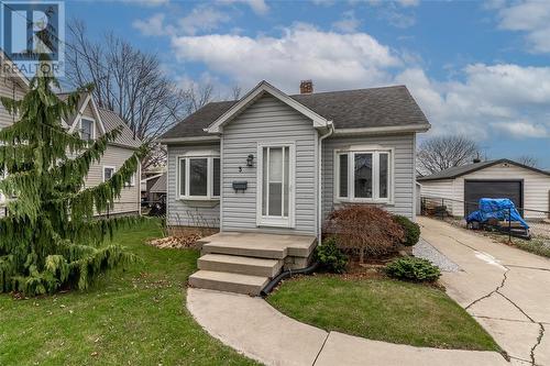 3 Babbitt Street, Wallaceburg, ON - Outdoor With Facade