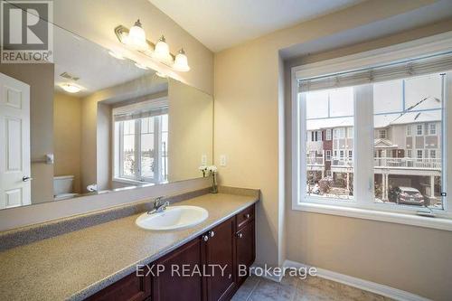 648 Marks Street, Milton, ON - Indoor Photo Showing Bathroom