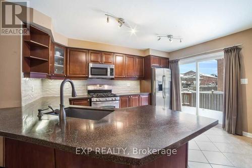 648 Marks Street, Milton, ON - Indoor Photo Showing Kitchen