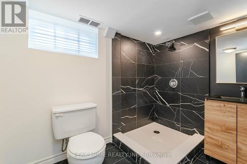 204 Summerhill Avenue, Hamilton, ON - Indoor Photo Showing Bathroom