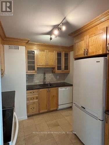 1002 - 5795 Yonge Street, Toronto, ON - Indoor Photo Showing Kitchen